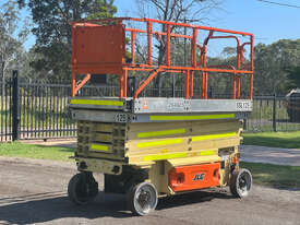 JLG 2646 Scissor Lift Access & Height Safety - picture2' - Click to enlarge