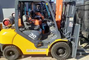 ACTIVE FORKLIFTS - 2005 Komatsu forklift for sale- 3 Ton capacity 4.5m mast solid tyre side shift ACTIVE FORKLIFTS - 2005 Komatsu forklift for sale- 3 Ton capacity 4.5m mast solid tyre side shift