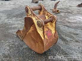 Komatsu 550mm Trench Bucket - picture1' - Click to enlarge