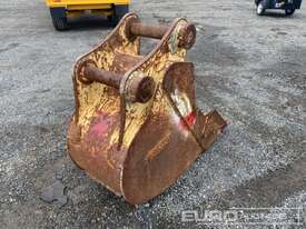 Komatsu 550mm Trench Bucket - picture2' - Click to enlarge