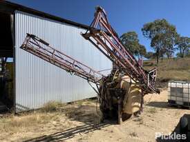 Hardi Sprayer, 12m boom, approx 1,000ltr tank. For further details please call Aaron Wilson 04776974 - picture0' - Click to enlarge