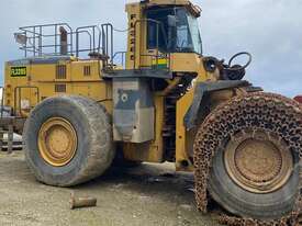 Komatsu WA700-3A - picture0' - Click to enlarge