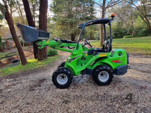 Avant 635 Articulated Mini Loader w Telescopic Boom ***Available Now***