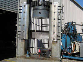 400 Tonne press - picture0' - Click to enlarge