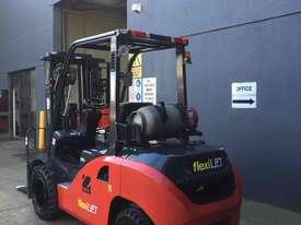 Flexilift -Tailift FG35 3.5 Ton LPG Container Mast Counterbalance Forklift - Refurbished & Low Hours - picture1' - Click to enlarge