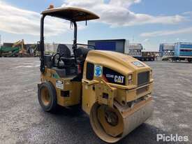 2017 Caterpillar CC34B Vibrating Combination Roller - picture0' - Click to enlarge