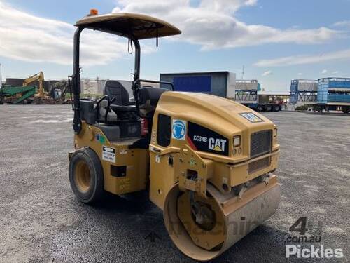 2017 Caterpillar CC34B Vibrating Combination Roller