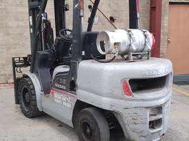 Nissan Forklift 3.5 tonne - picture0' - Click to enlarge