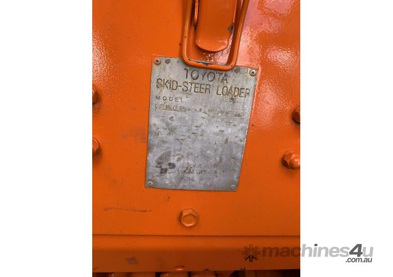 caption Toyota 2SDK8 50 hp Skid Steer Loader