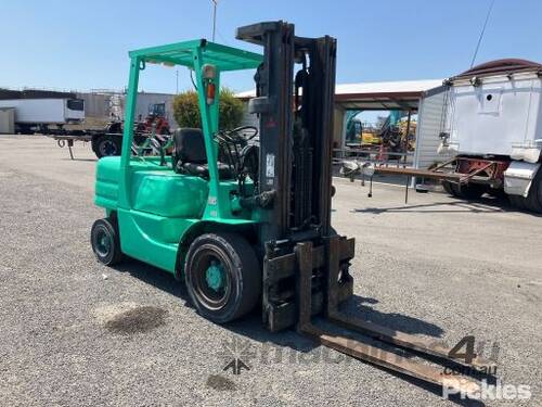 2006 Mitsubishi FG30 Forklift