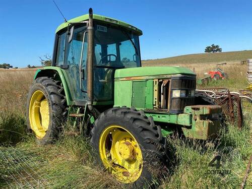 John Deere 6400 MFWD