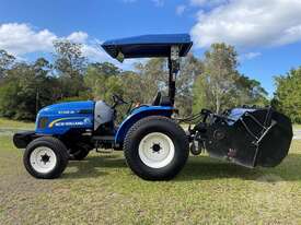 New Holland Boomer 40 - picture2' - Click to enlarge