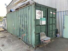 20 Ft Shipping Container - picture1' - Click to enlarge