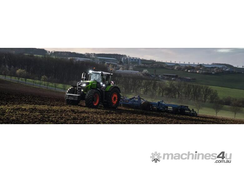 caption Fendt 900 Vario Tractor
