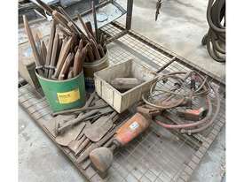 LRG QTY OF JACK HAMMER POINTS, EXTENSIONS, SPADES - picture0' - Click to enlarge