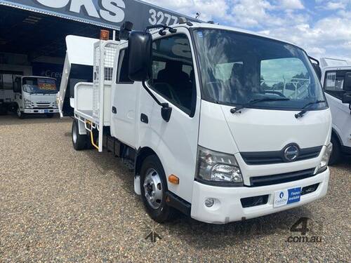 2014 Hino 917 300 Series White Tipper Truck 4.0L 4x2