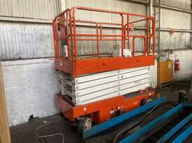 Snorkel Scissor Lift - picture0' - Click to enlarge