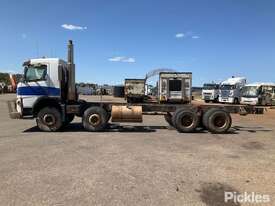 2004 Volvo FM12 Cab Chassis - picture2' - Click to enlarge