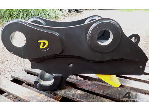 90mm pin Hitch grabs 80 & 90mm buckets, New Doherty D-Lock Quick Hitch
