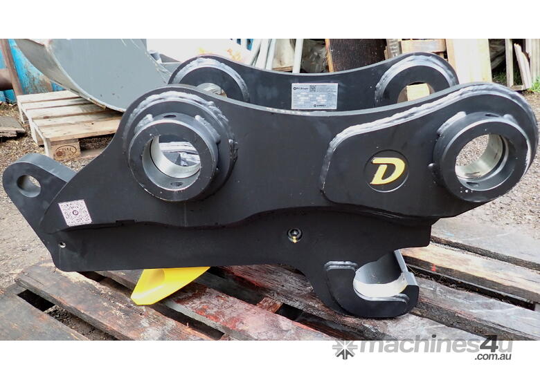 90mm pin Hitch grabs 80 & 90mm buckets, New Doherty D-Lock Quick Hitch