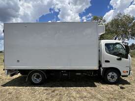 GRAND MOTOR GROUP - Hino 300 Series 616 Medium Automatic Refrigerated Pantech Truck. - picture1' - Click to enlarge