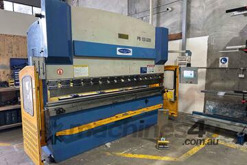 Steelmaster 3200 x 135 ton hydrailic CNC Press break