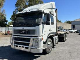 2004 Volvo FM 12 460 - picture2' - Click to enlarge