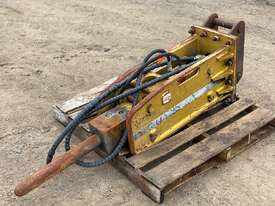 Giant GT30 Hyd Hammer Attachments - picture0' - Click to enlarge