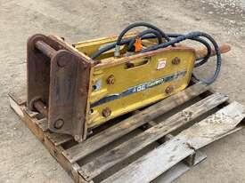 Giant GT30 Hyd Hammer Attachments - picture1' - Click to enlarge