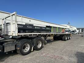 2005 MaxiTrans ST3 Tri-Axle Flat Top Trailer (W/ Container Pins) - picture1' - Click to enlarge