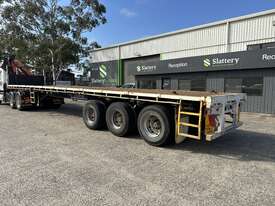 2005 MaxiTrans ST3 Tri-Axle Flat Top Trailer (W/ Container Pins) - picture2' - Click to enlarge