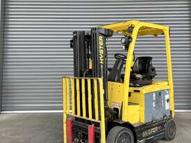 2.2T Battery Electric 4 Wheel Forklift - picture0' - Click to enlarge