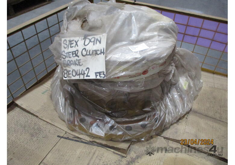caption 8E-0442 - CATERPILLAR D9N RECONDITIONED CLUTCH & BRAKE STEERING SCAB