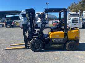 2014 Victory VF35D Forklift (Counterbalanced) - picture2' - Click to enlarge