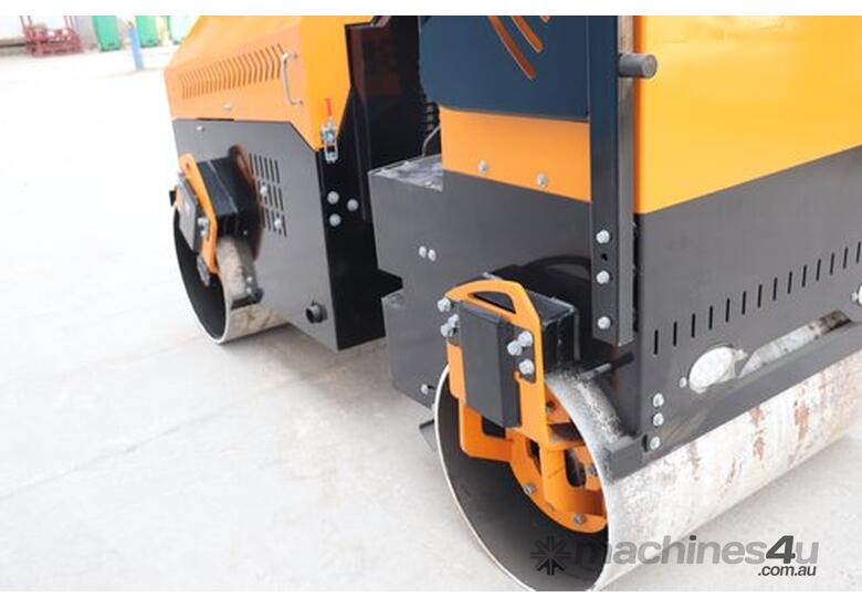 caption STDR20T 2.0T Tandem Hydraulic Roller