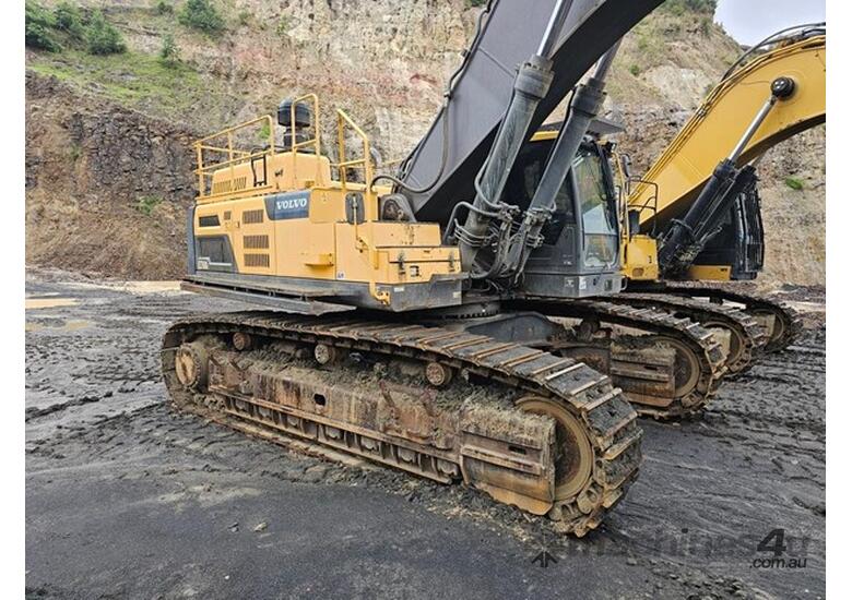 caption 2017 VOLVO EC750DL EXCAVATOR