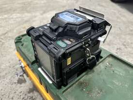 Fujikura FSM-60S Arc Fusion Splicer - picture0' - Click to enlarge