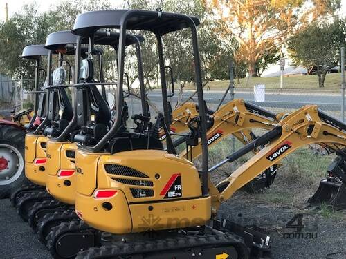 1.8T Lovol Excavator + Quick Hitch + Hammer Piping + 5 Attachments 