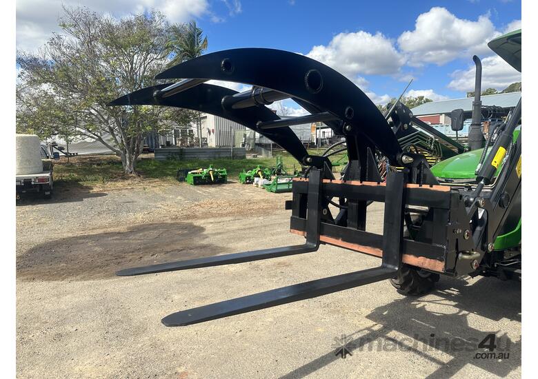 caption AgKing - Tractor Log Grab TZ8