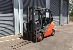 Linde 2.5T LPG Forklift with 3-Stage Container Mast