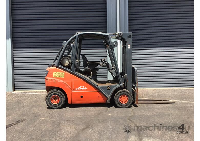 Linde 2.5T LPG Forklift with 3-Stage Container Mast