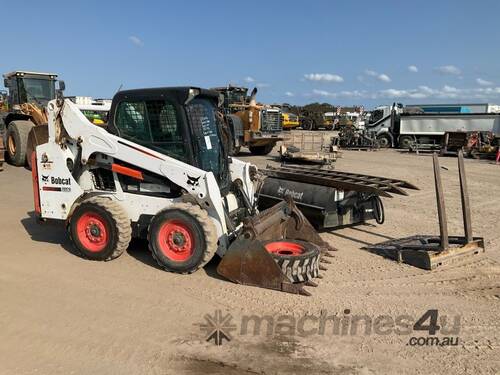 2014 Bobcat S590 Wheeled Skid Steer