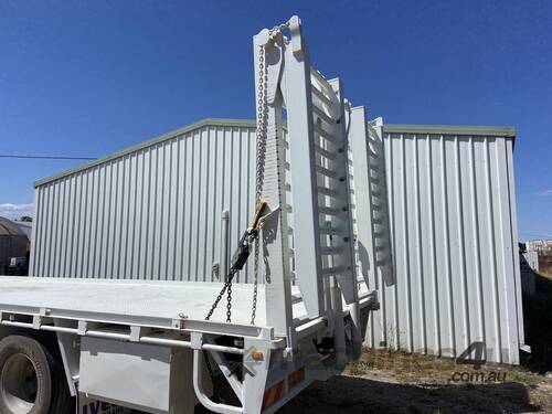 2012 Iveco Euro Cargo Tray Truck with Ramps