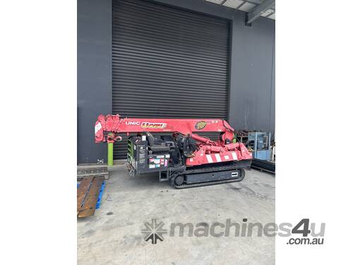Unic 2.9T Crawler Crane - 1505 Hours, Current Green Sticker and 10-year Inspection Certificate