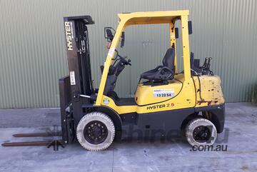 Hyster H2.5XT Counterbalance Forklift