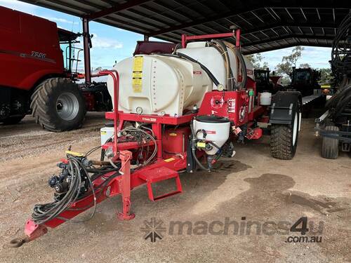 2015 CROPLANDS WEED-IT SPRAYER