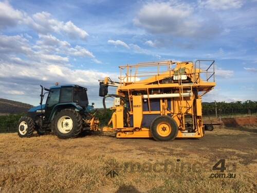 GRAPE HARVESTER