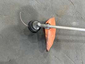 STIHL FS240 Brushcutter (Ex-Council) - picture2' - Click to enlarge