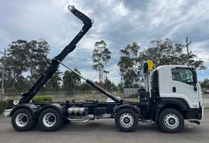 22T ALPHALIFT 8 Wheeler Hook lift - Efficient Heavy-Duty Lifting for Waste and Material Handling!