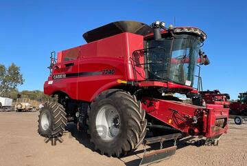 2017 Case IH 7240 Combine & 2016 Macdon D65 40' Draper Front